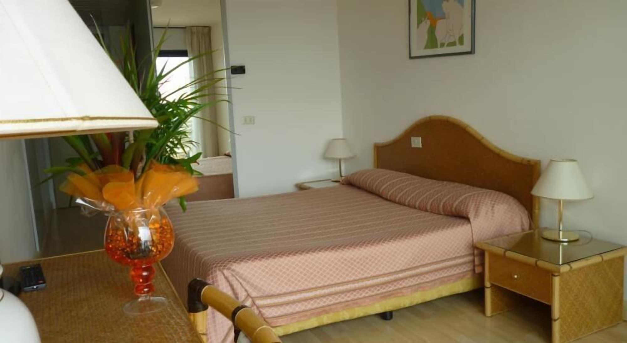 Hotel Marina Uno Lignano Sabbiadoro Dış mekan fotoğraf